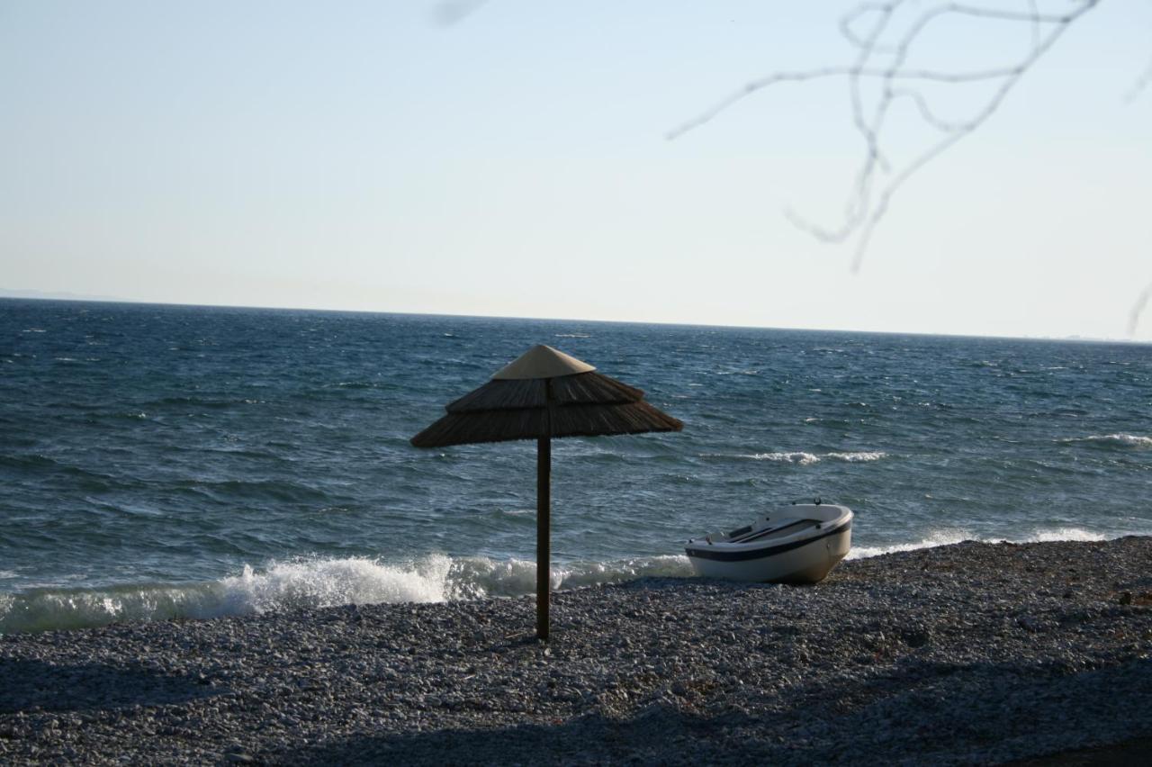 Nafpaktos Cottage By The Sea For Travelers And Dreamers! Eksteriør billede