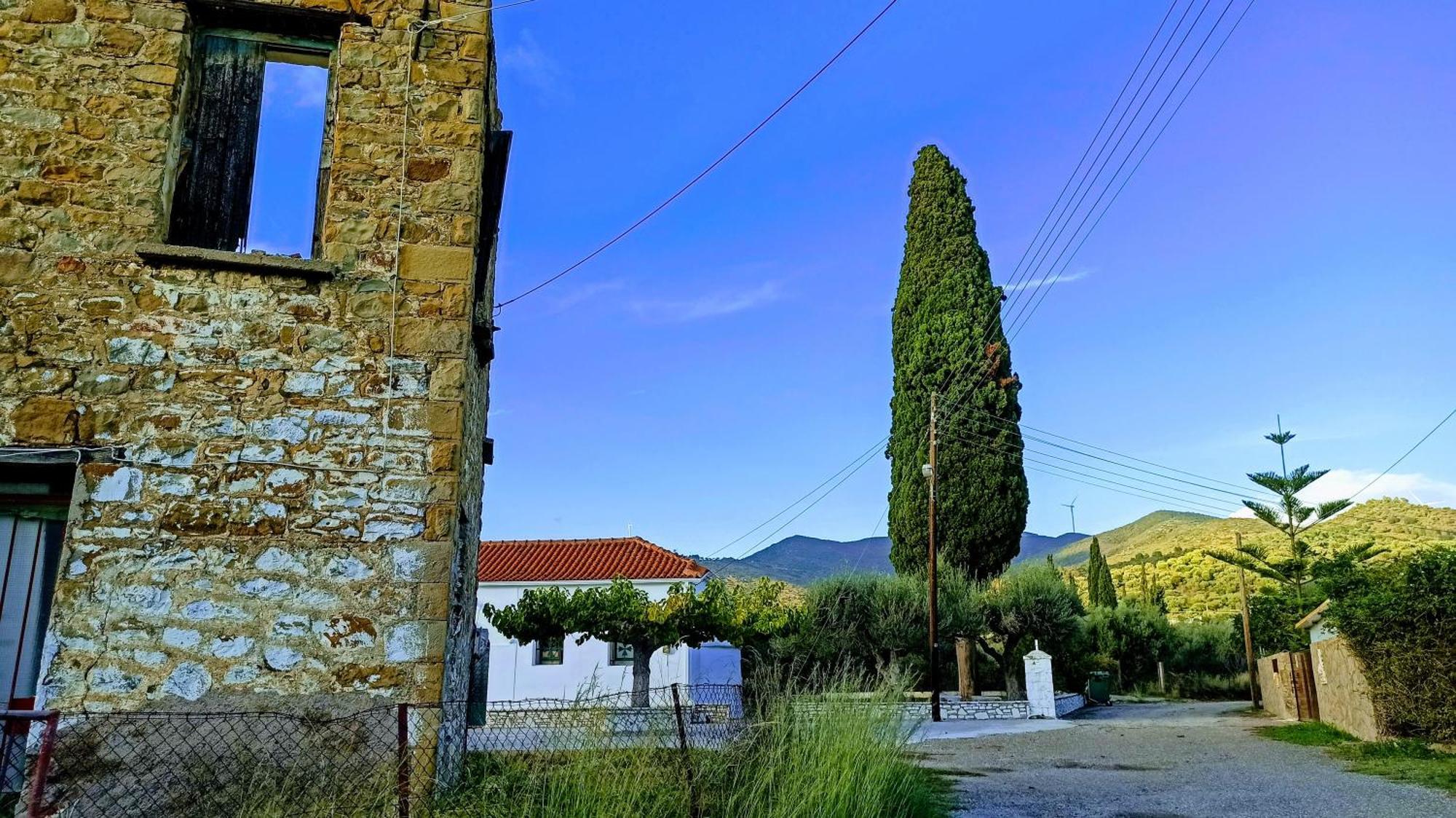 Nafpaktos Cottage By The Sea For Travelers And Dreamers! Eksteriør billede